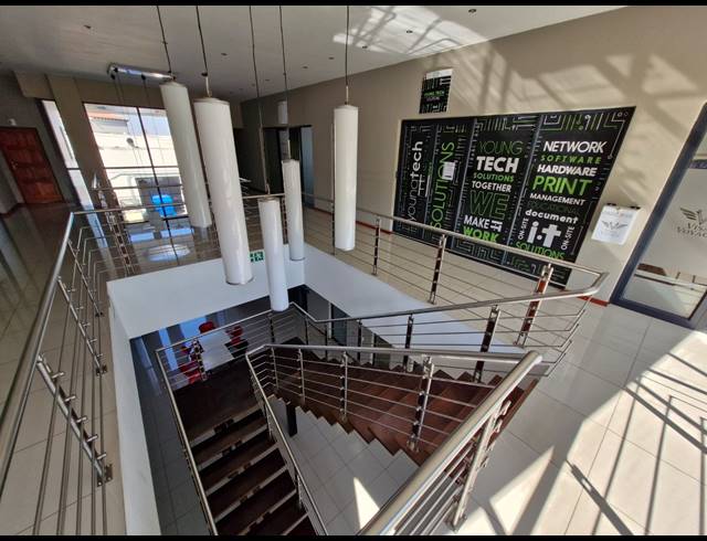 133M² OFFICE TO LET IN BARTLETT